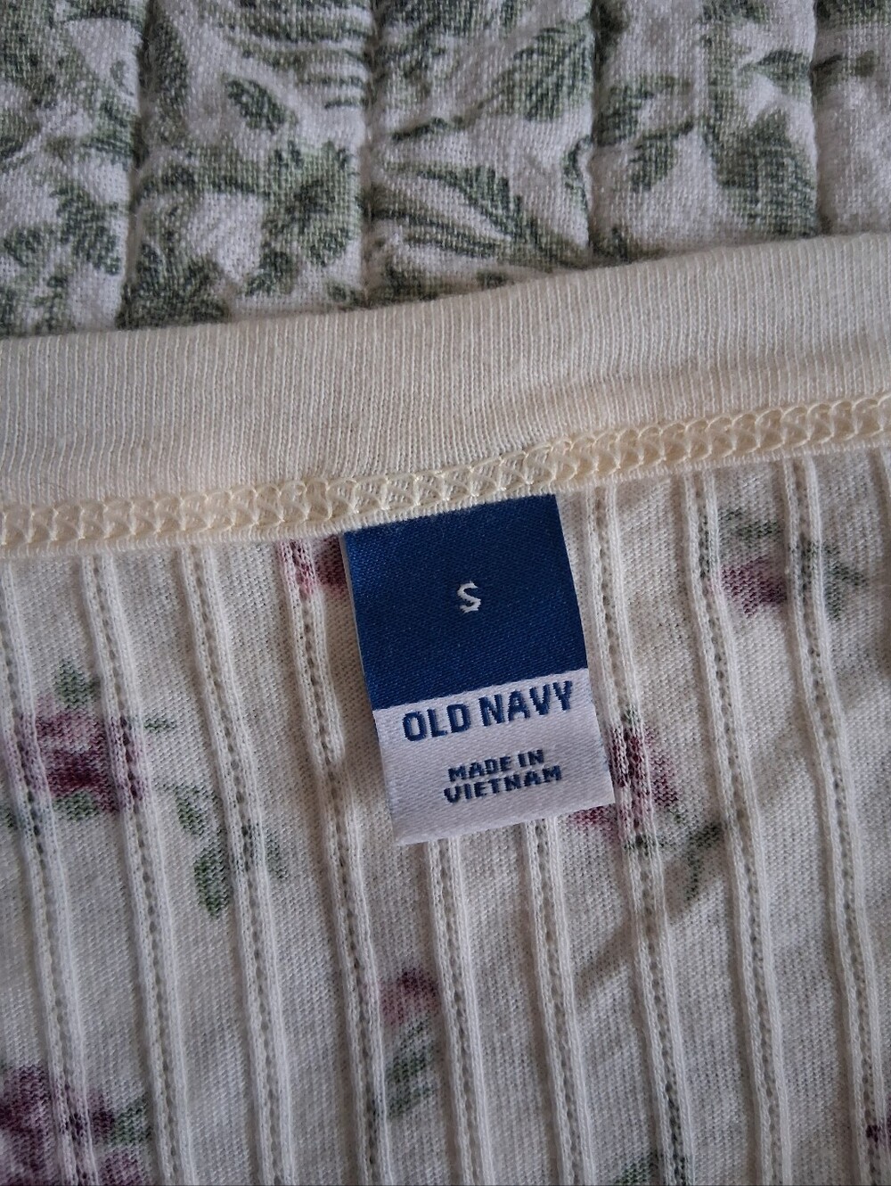 Old Navy 3 Piece Set Cream Floral Pajamas - Picture 6 of 12